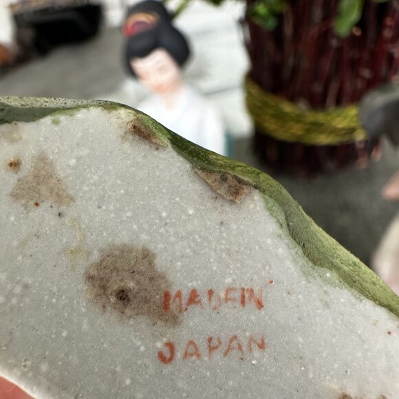 Vintage Porcelain & Bisque Bud Vase Figurines Set of 3 Made in Japan - Picture 4 of 5